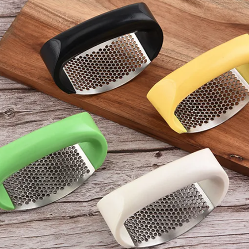 Stainless Steel Garlic Press with ergonomic handle for crushing garlic and ginger – Defilk kitchen gadget