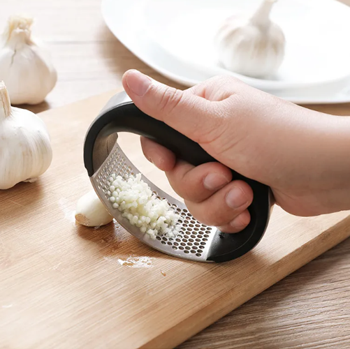 Stainless Steel Garlic Press with ergonomic handle for crushing garlic and ginger – Defilk kitchen gadget